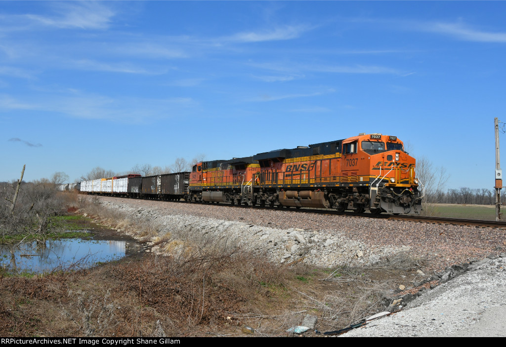 BNSF 7037